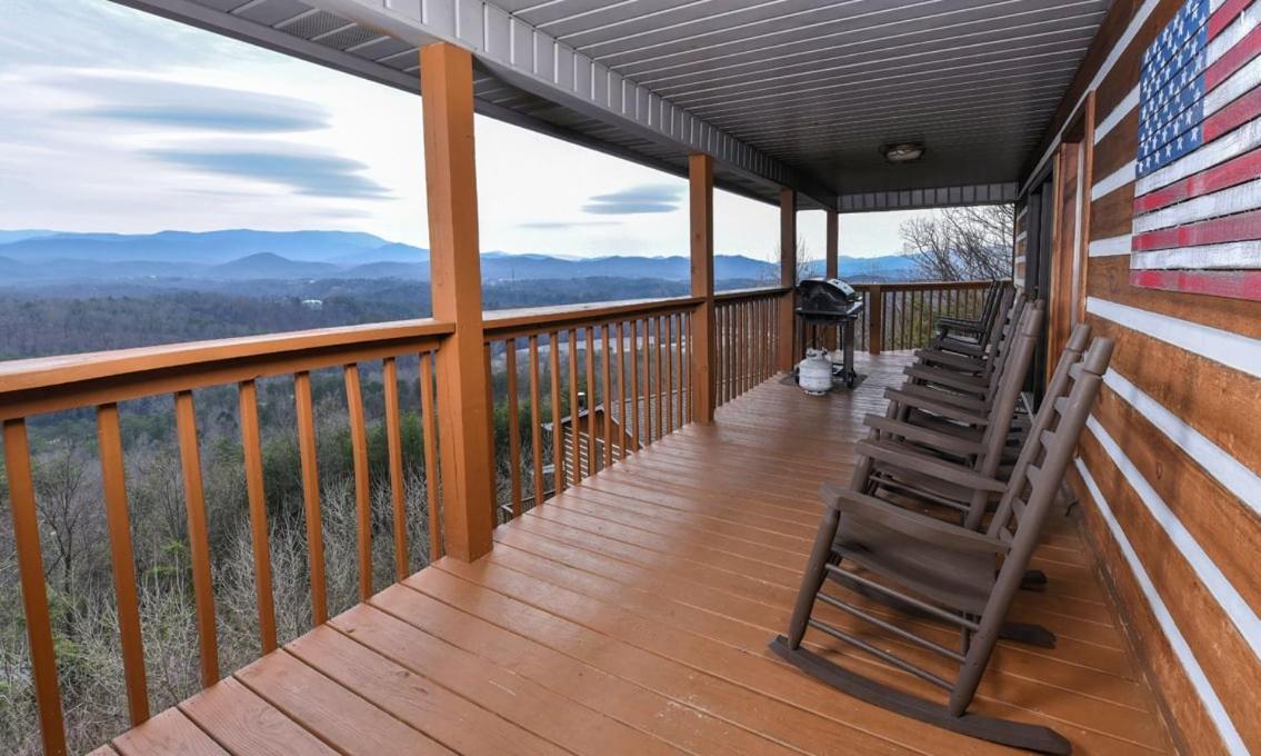 Smoky View With A Twist Villa Pigeon Forge Bagian luar foto