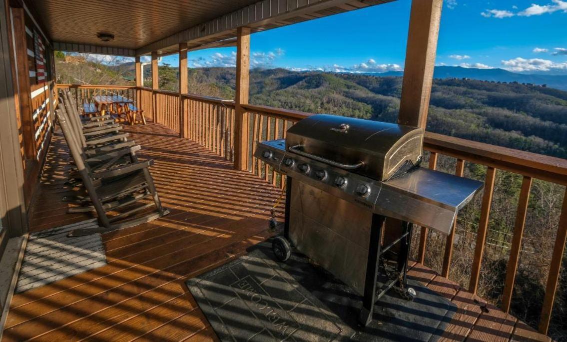 Smoky View With A Twist Villa Pigeon Forge Bagian luar foto