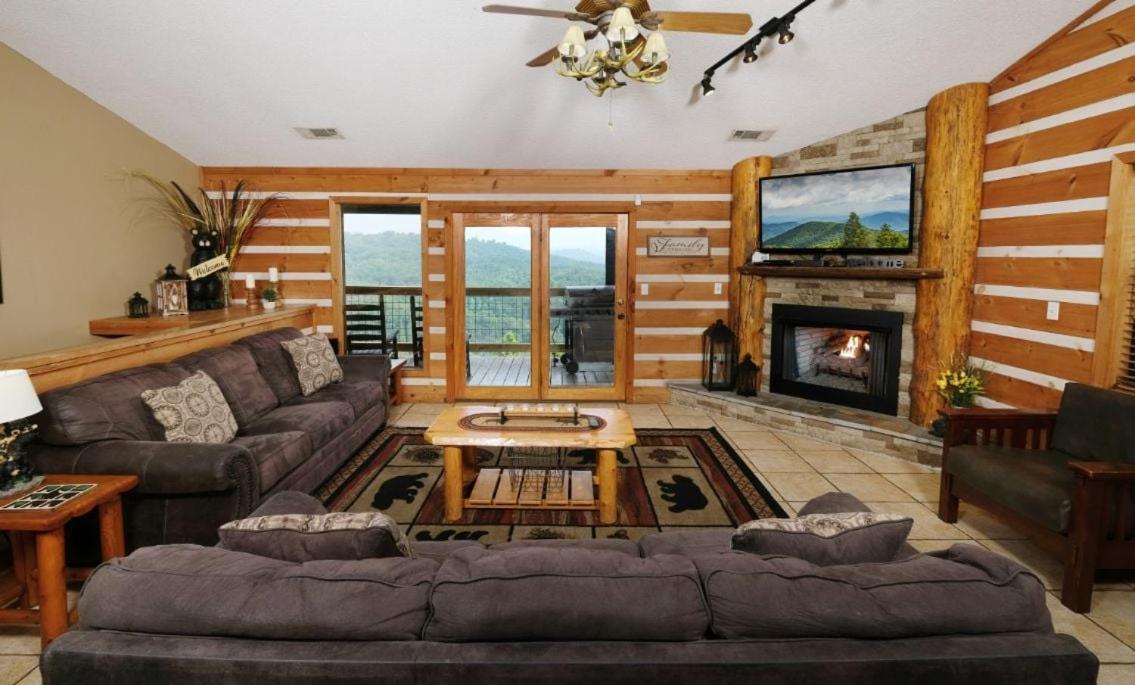 Smoky View With A Twist Villa Pigeon Forge Bagian luar foto
