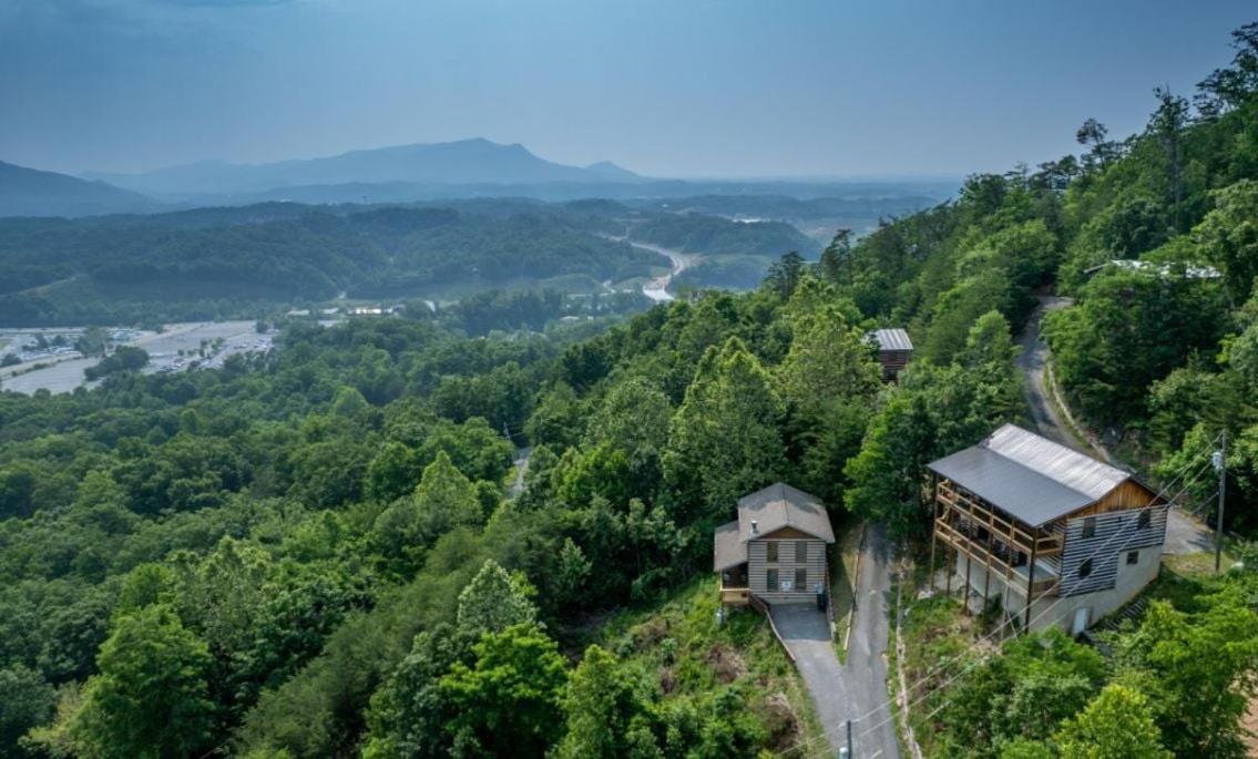 Smoky View With A Twist Villa Pigeon Forge Bagian luar foto