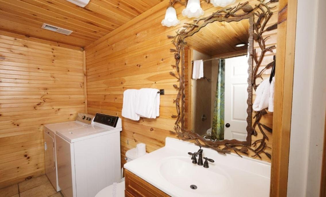 Smoky View With A Twist Villa Pigeon Forge Bagian luar foto