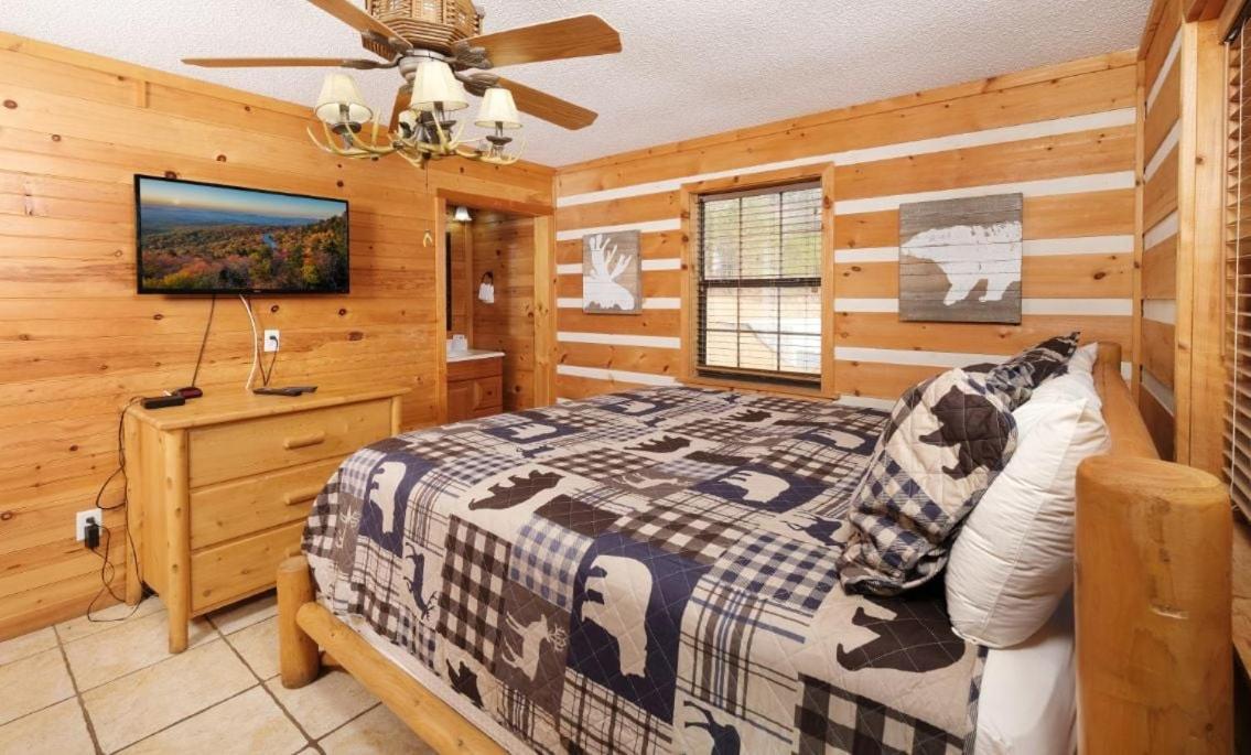 Smoky View With A Twist Villa Pigeon Forge Bagian luar foto