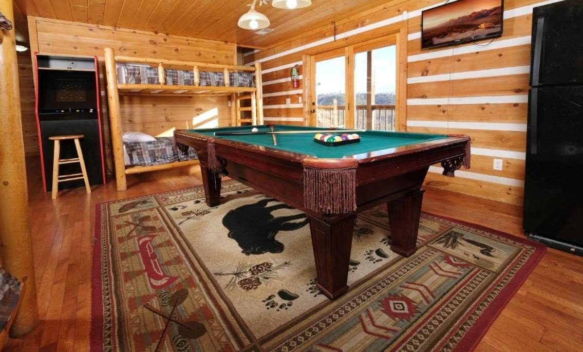 Smoky View With A Twist Villa Pigeon Forge Bagian luar foto