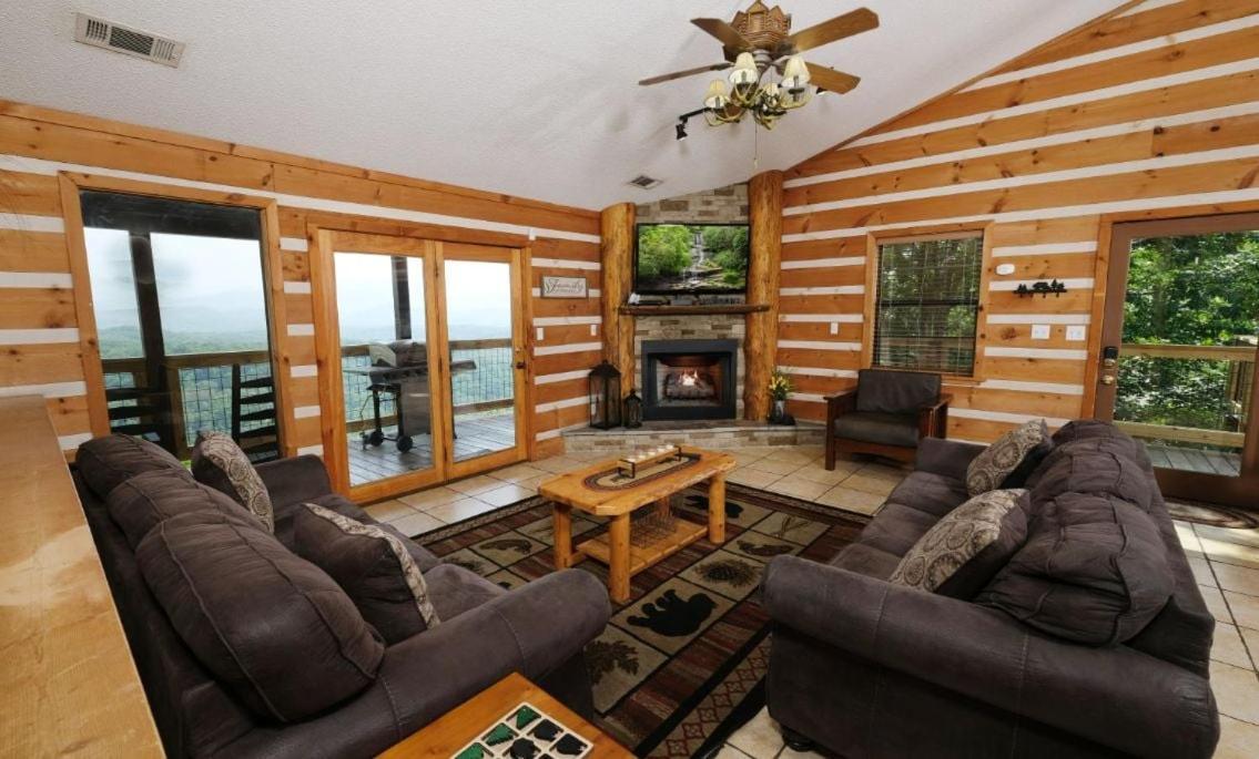 Smoky View With A Twist Villa Pigeon Forge Bagian luar foto